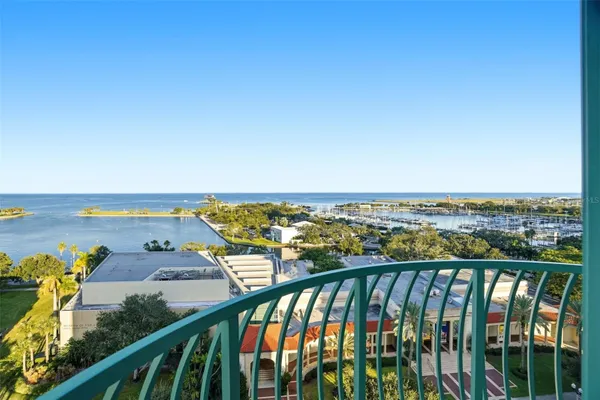 288 BEACH DR 10B
