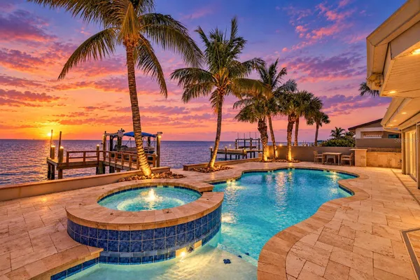 2480 E BAY ISLE DR