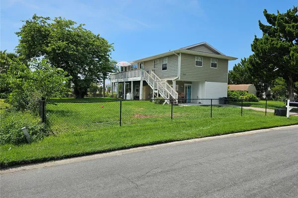 3317 OLEANDER DR