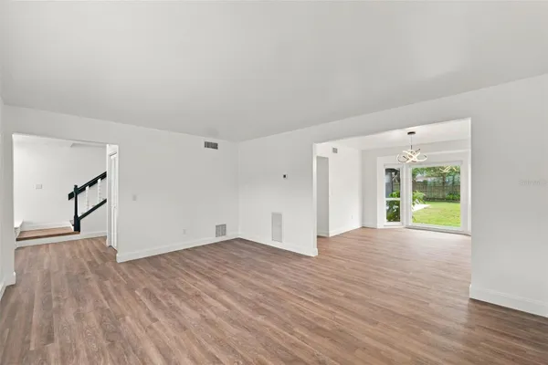 6107 OAK FERN CT