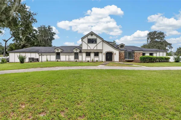 12603 LAKE HILLS DR
