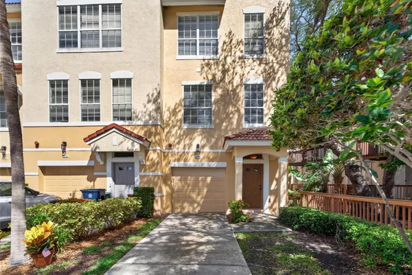 3186 BAYSHORE OAKS DR