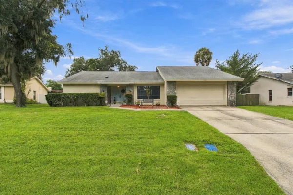 2621 BRIDLE DR