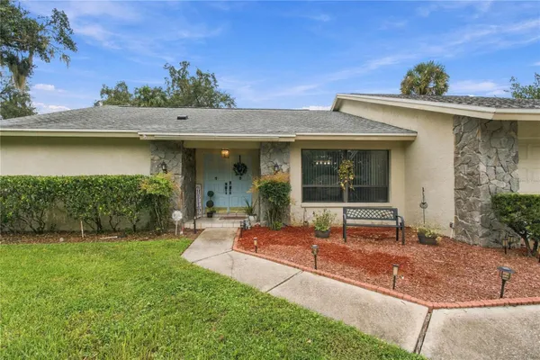 2621 BRIDLE DR