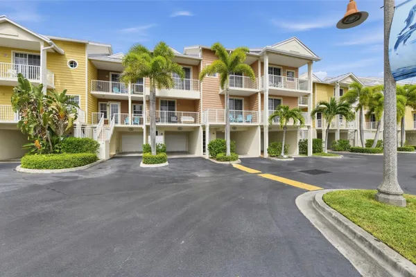 424 BAHIA BEACH BLVD