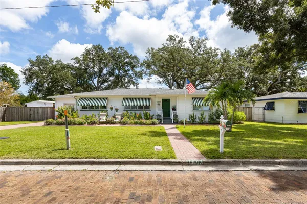 1843 PASADENA DR