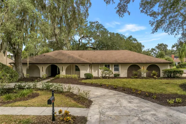 1116 N RIVERHILLS DR