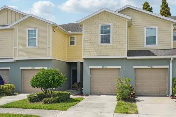 4935 WHITE SANDERLING CT