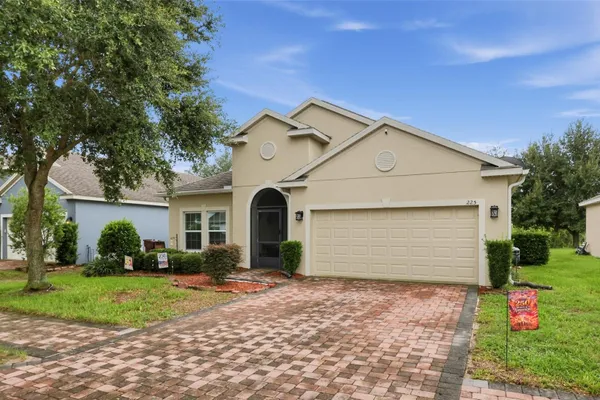 225 LAKESHORE DR