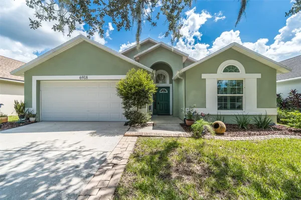 6918 JAMESTOWN MANOR DR