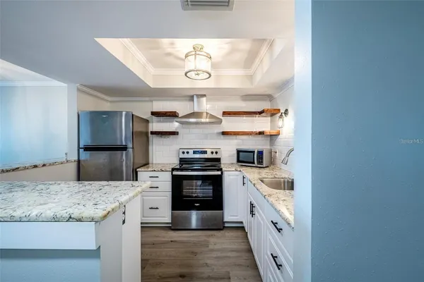 620 EDGEWATER DR 103