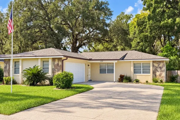 1122 ESTATEWOOD DR
