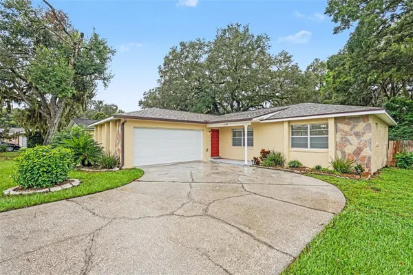 1122 ESTATEWOOD DR