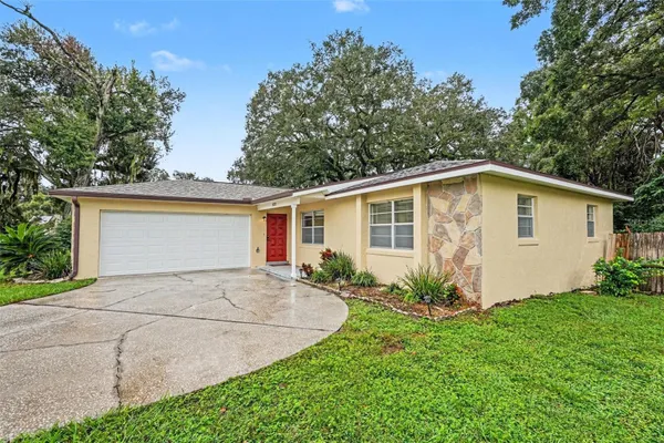 1122 ESTATEWOOD DR