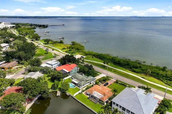 725 S BAYSHORE BLVD