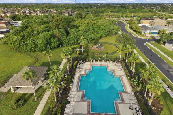 1917 HAWKS VIEW DR