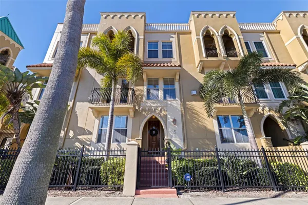 114 E DAVIS BLVD 4
