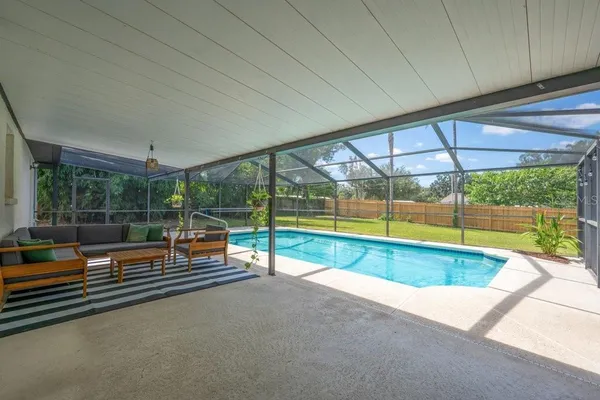 2223 ARCH MCDONALD DR