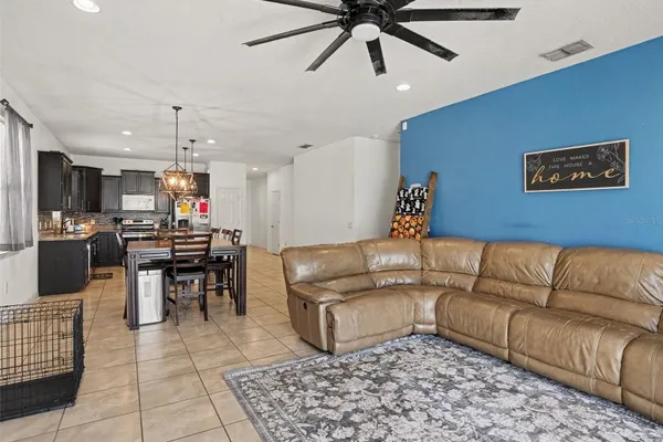 8706 HINSDALE HEIGHTS DR