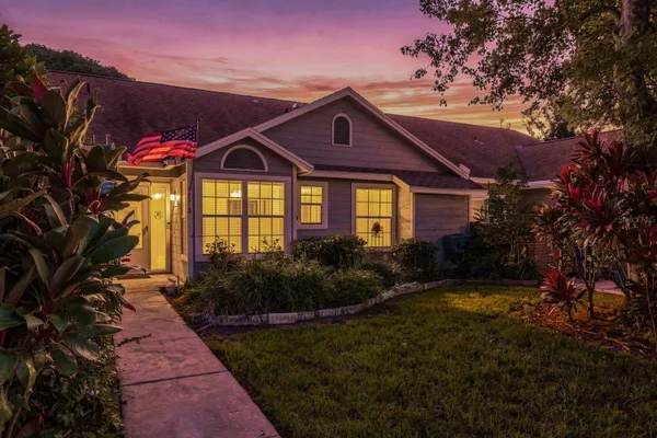 2712 BENTLEY DR