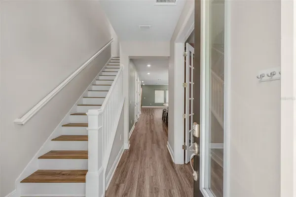 204 S ALBANY AVE 2