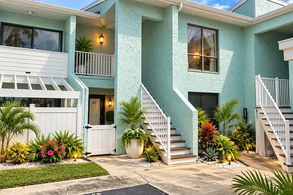 1 WINDRUSH BLVD 83