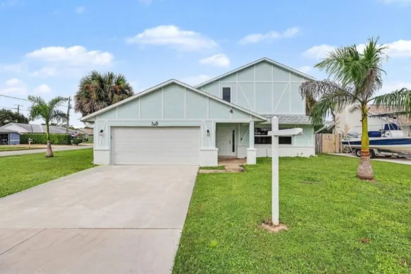 2700 RAINTREE LAKE CIR