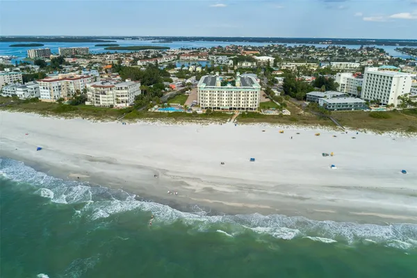 12000 GULF BLVD 206W-205W