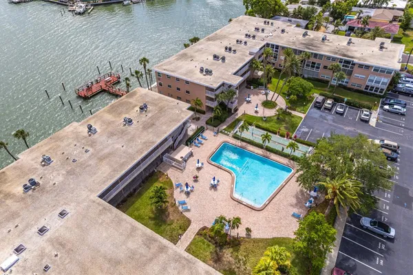 6363 GULF WINDS DR 437