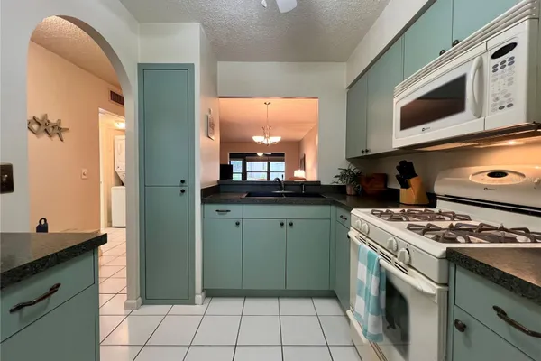 1286 MISSION HILLS BLVD