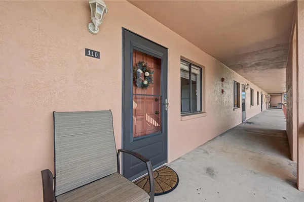 110 LAKESIDE CT 110