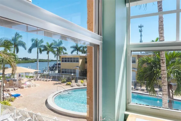 19417 GULF BLVD B204