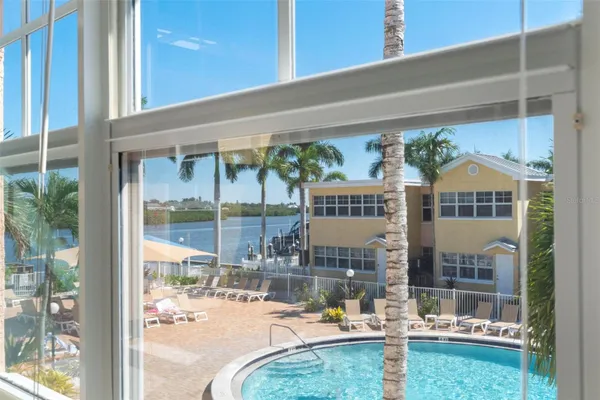 19417 GULF BLVD B204