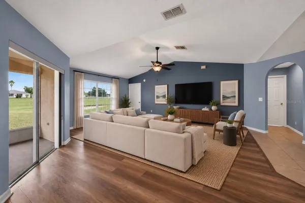 11048 MOSHIE LN