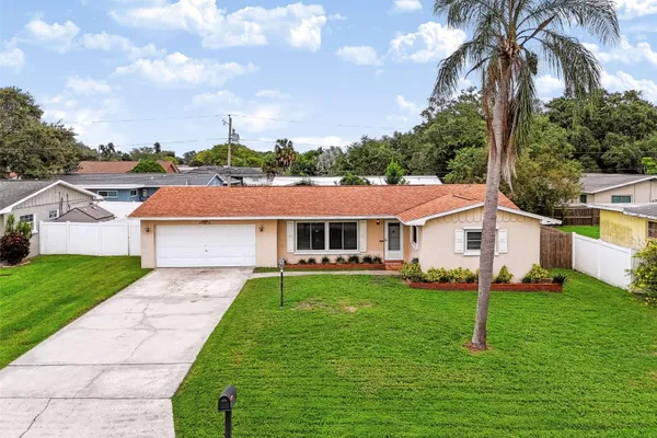 1491 HUNT LN
