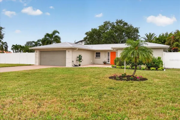 10100 PARADISE BLVD