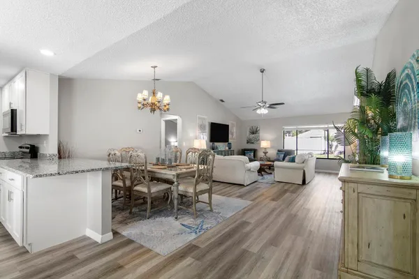 3189 PINE FOREST CT