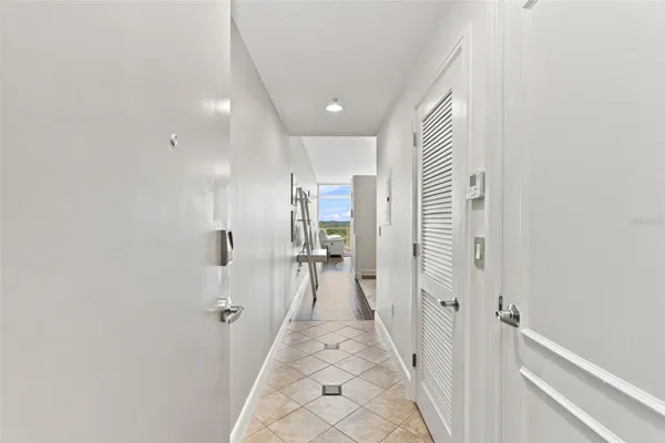 101 S EOLA DR 905