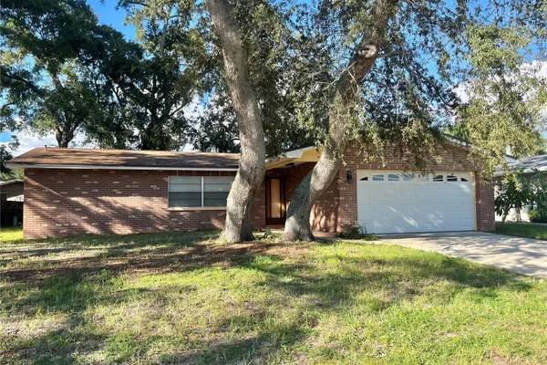 2080 SUN TREE CIR