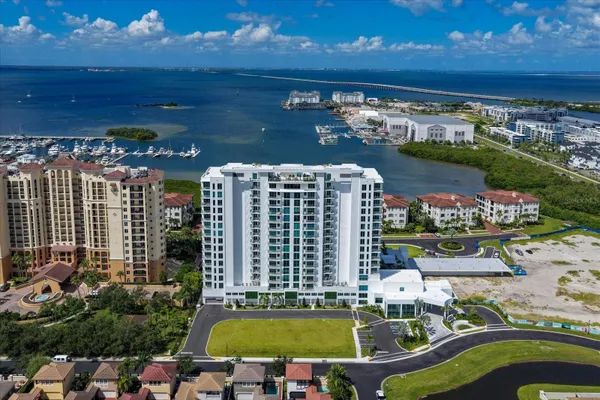 5713 BOWEN DANIEL DR 1206