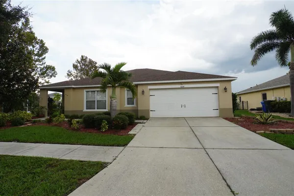 5204 MOON SHELL DR