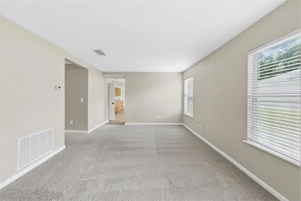 8050 LEAFCREST DR