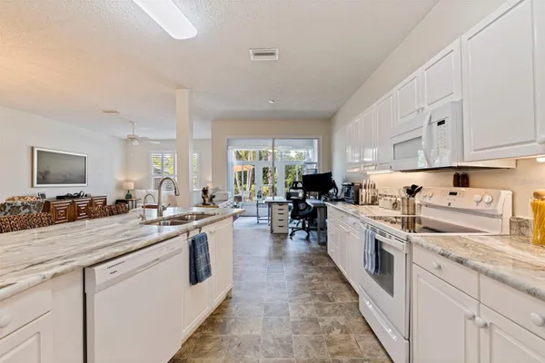 3022 PEPPERWOOD LN