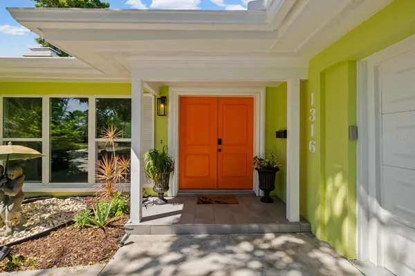 1316 GOLF VIEW DR