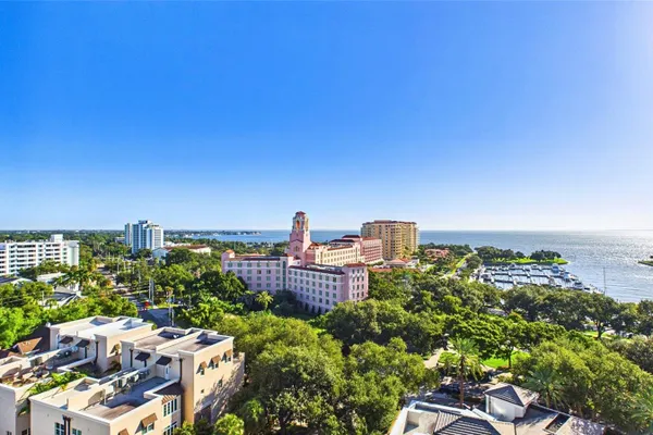 400 BEACH DR 1101