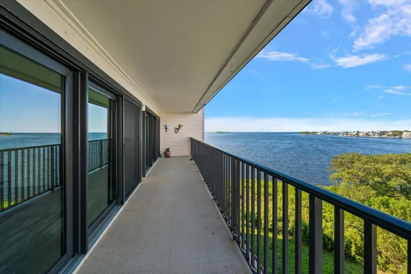 2700 BAYSHORE BLVD 11404