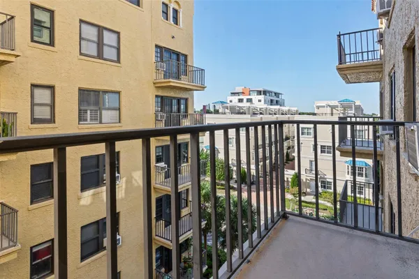 130 4TH AVE 503