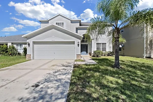 8427 CARRIAGE POINTE DR