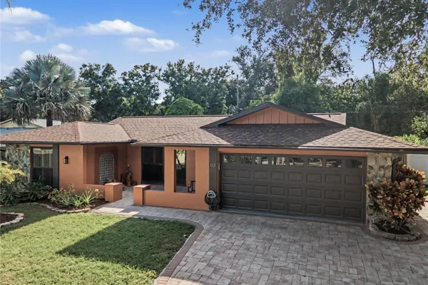 112 PEACOCK CIR