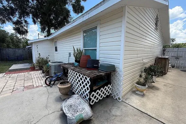 406 SEMINOLE LAKE BLVD